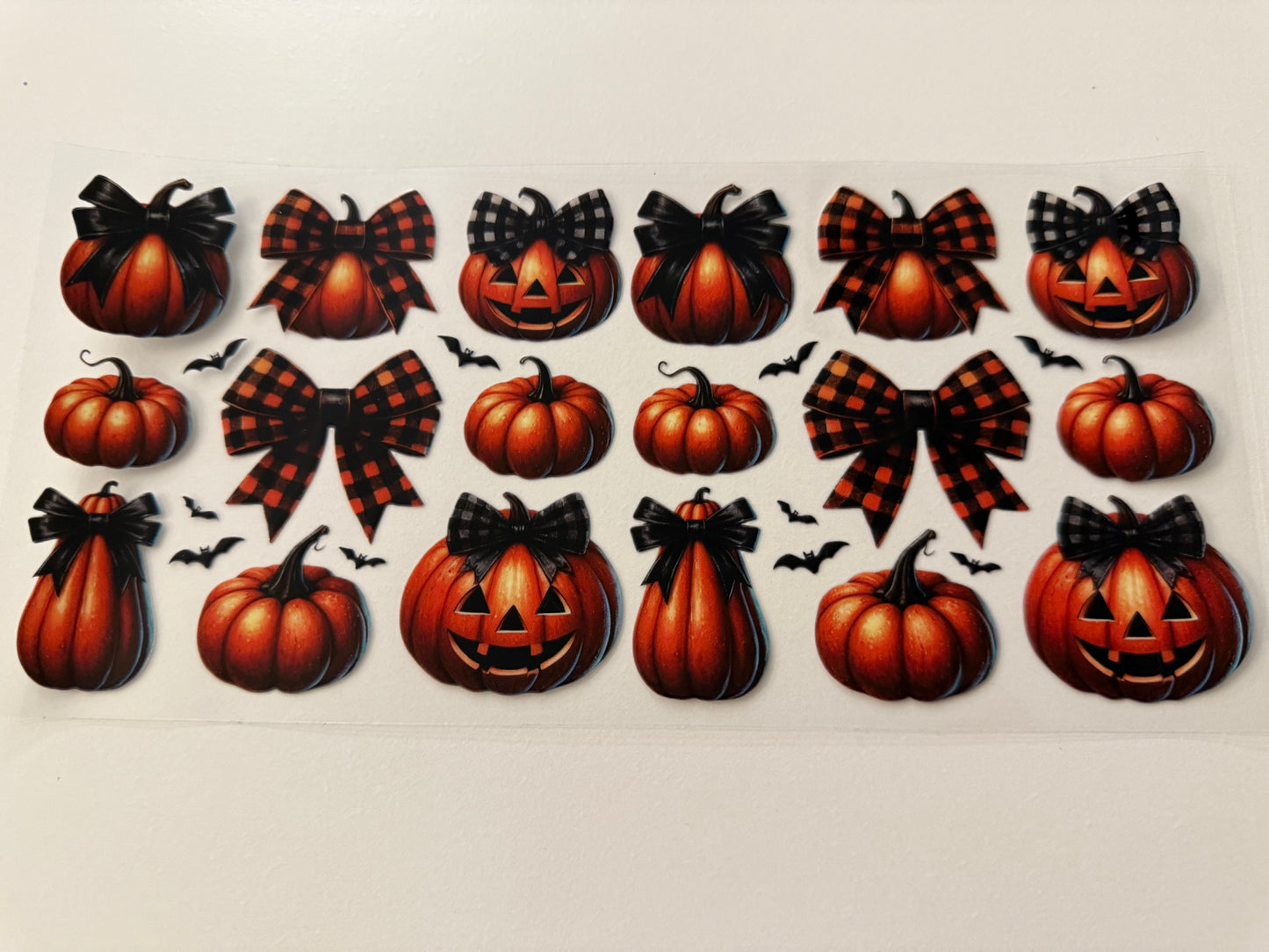 Pumpkins with checkered bows